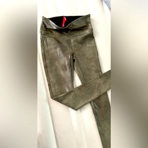 Faux Leather Croc Shine Leggings